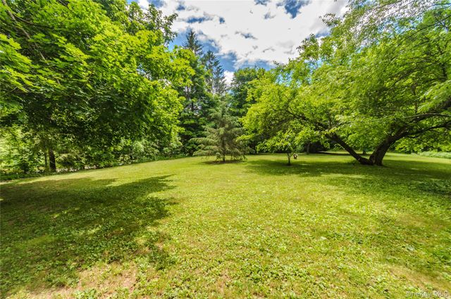 1633 Salt Point Turnpike, Pleasant Valley, NY 12569