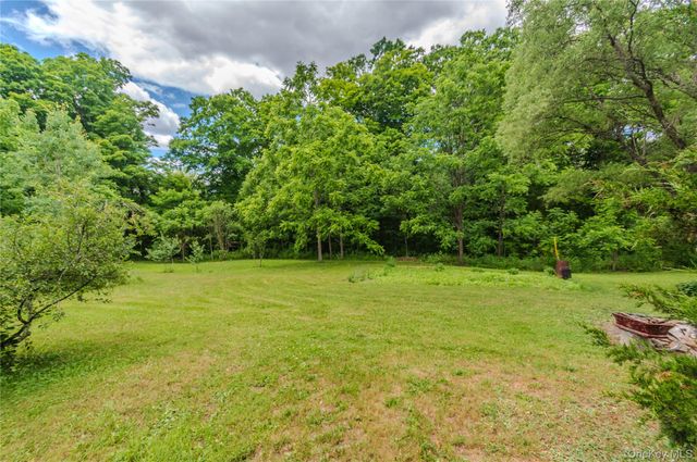 1633 Salt Point Turnpike, Pleasant Valley, NY 12569