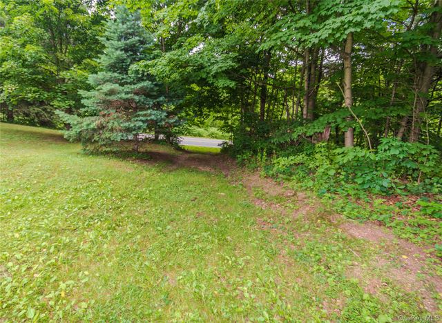 1633 Salt Point Turnpike, Pleasant Valley, NY 12569
