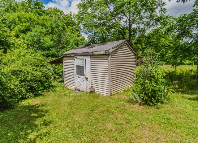 1633 Salt Point Turnpike, Pleasant Valley, NY 12569