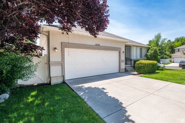 1608 N ST ANDREWS DR, Farmington, UT 84025