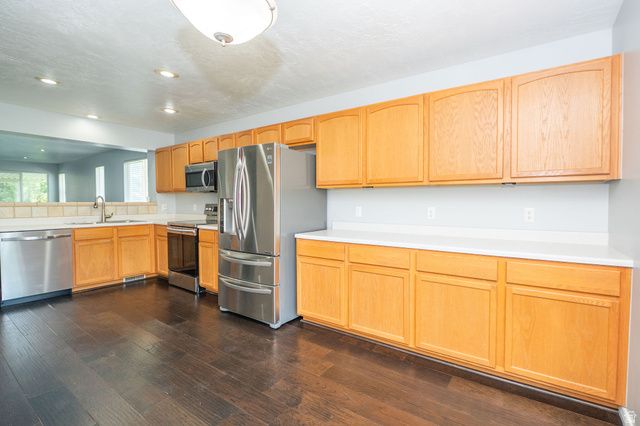 1608 N ST ANDREWS DR, Farmington, UT 84025
