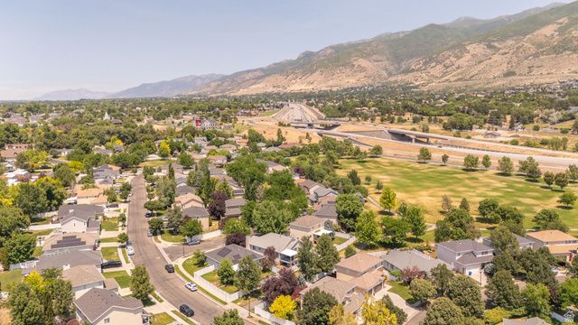 1608 N ST ANDREWS DR, Farmington, UT 84025