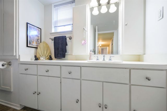 9835 Estate Lane, Dallas, TX 75238