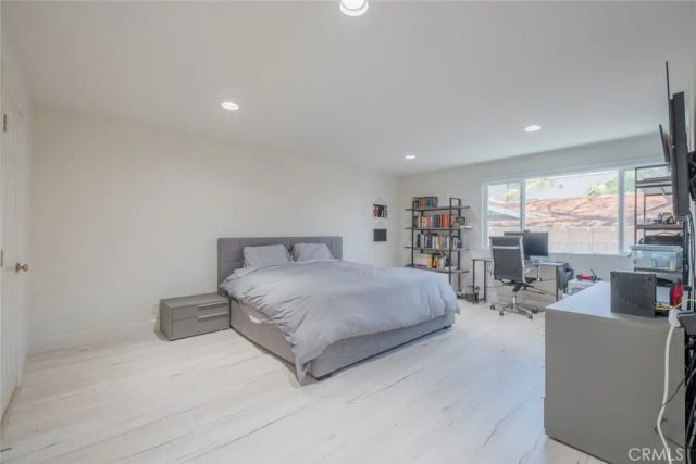 930 California Avenue 105, Santa Monica, CA 90403