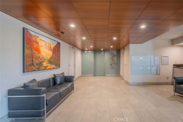 930 California Avenue 105, Santa Monica, CA 90403