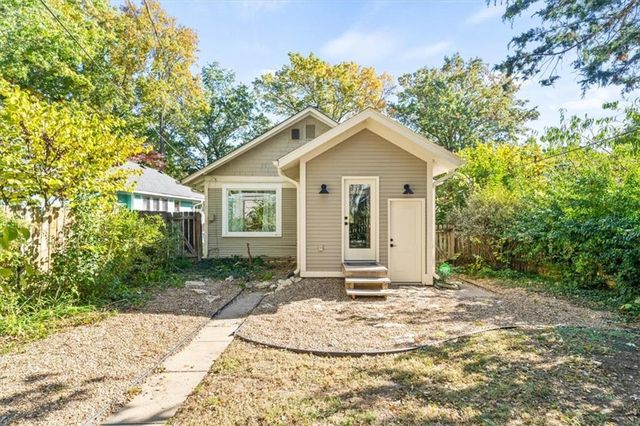 6034 Kenwood Avenue, Kansas City, MO 64110