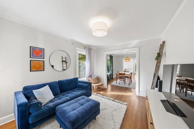 6034 Kenwood Avenue, Kansas City, MO 64110