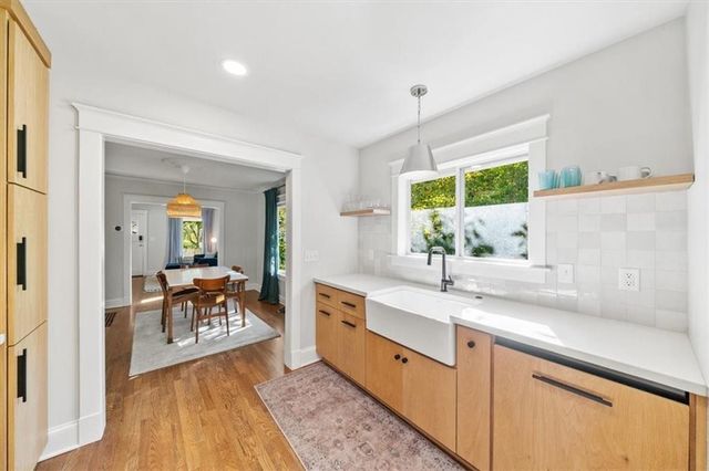 6034 Kenwood Avenue, Kansas City, MO 64110