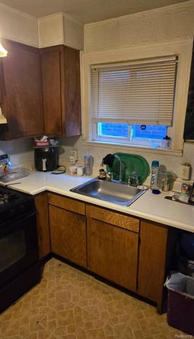 19185 Stotter Street, Detroit, MI 48234