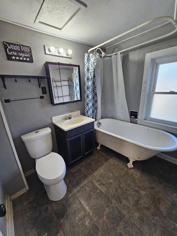 112 W COTTON STREET, Fond Du Lac, WI 54935