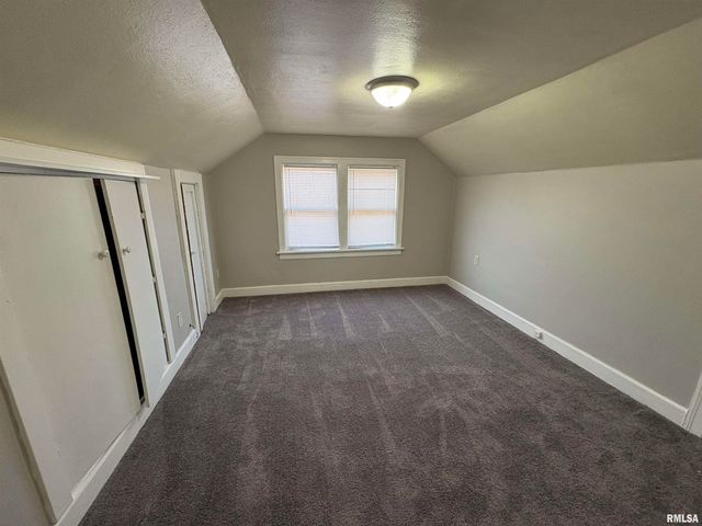 2214 W TRIPP Avenue, Peoria, IL 61604