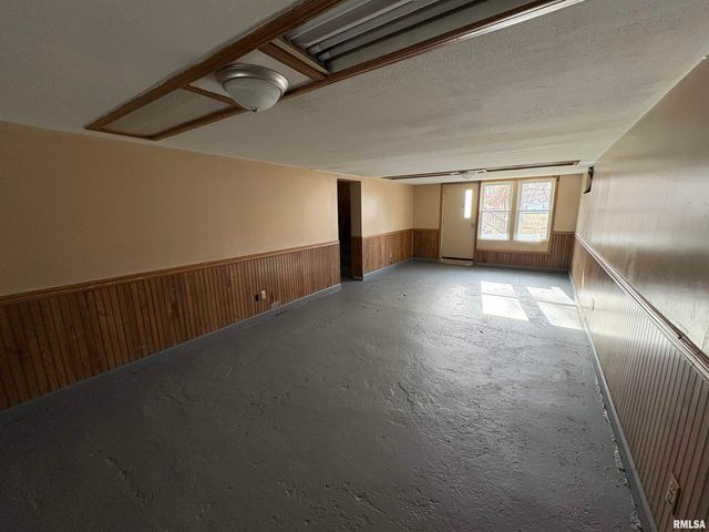 2214 W TRIPP Avenue, Peoria, IL 61604