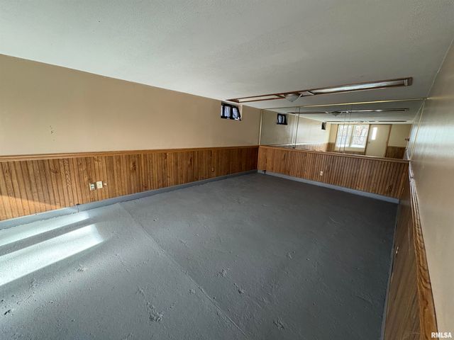 2214 W TRIPP Avenue, Peoria, IL 61604