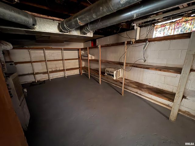 2214 W TRIPP Avenue, Peoria, IL 61604