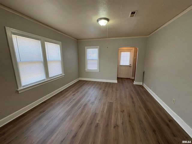 2214 W TRIPP Avenue, Peoria, IL 61604