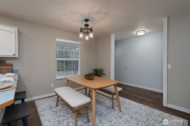 2033 Navy Lane, Oak Harbor, WA 98277