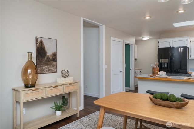 2033 Navy Lane, Oak Harbor, WA 98277