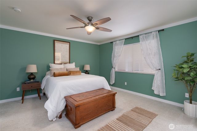 2033 Navy Lane, Oak Harbor, WA 98277