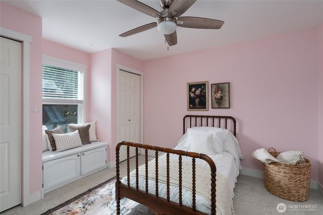 2033 Navy Lane, Oak Harbor, WA 98277