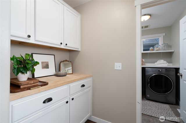 2033 Navy Lane, Oak Harbor, WA 98277