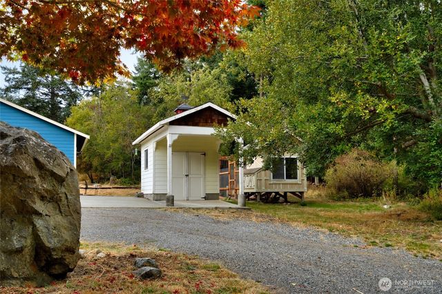 2033 Navy Lane, Oak Harbor, WA 98277