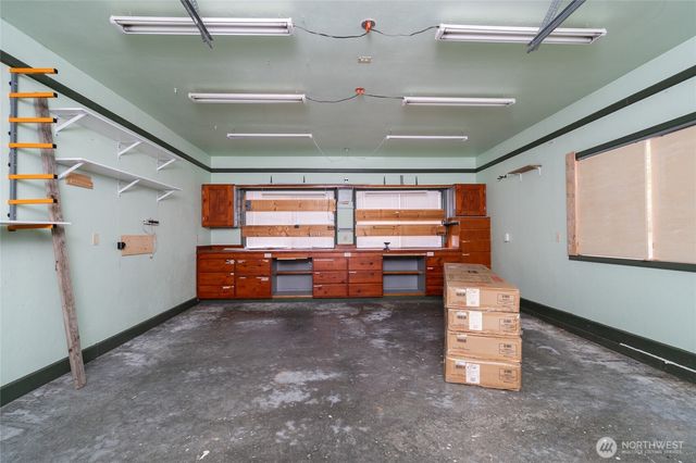 2033 Navy Lane, Oak Harbor, WA 98277