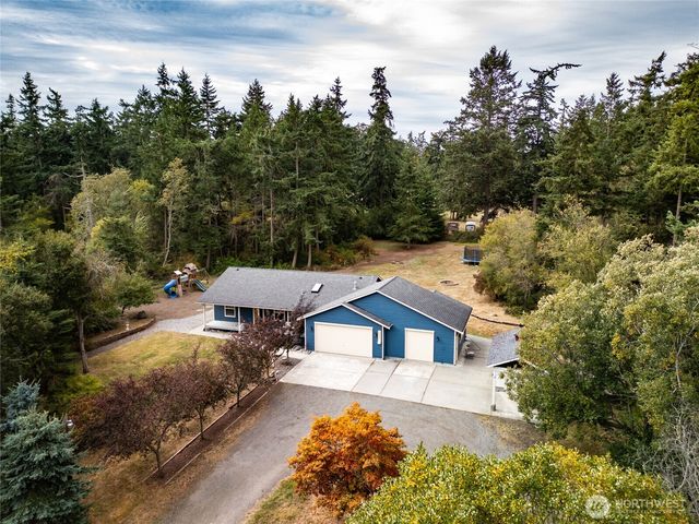 2033 Navy Lane, Oak Harbor, WA 98277