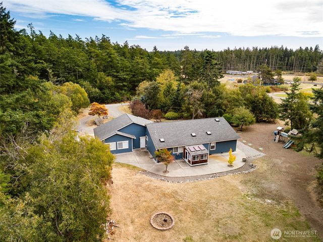 2033 Navy Lane, Oak Harbor, WA 98277