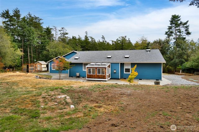 2033 Navy Lane, Oak Harbor, WA 98277