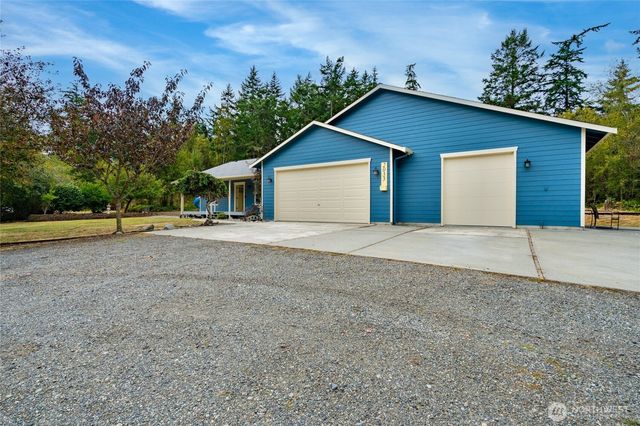 2033 Navy Lane, Oak Harbor, WA 98277