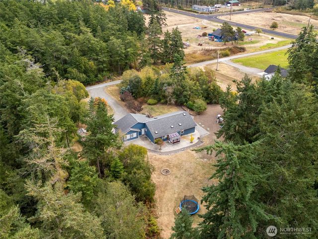 2033 Navy Lane, Oak Harbor, WA 98277