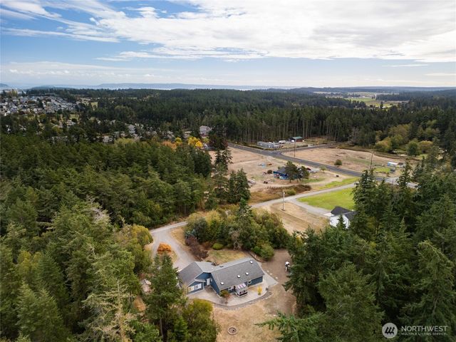 2033 Navy Lane, Oak Harbor, WA 98277