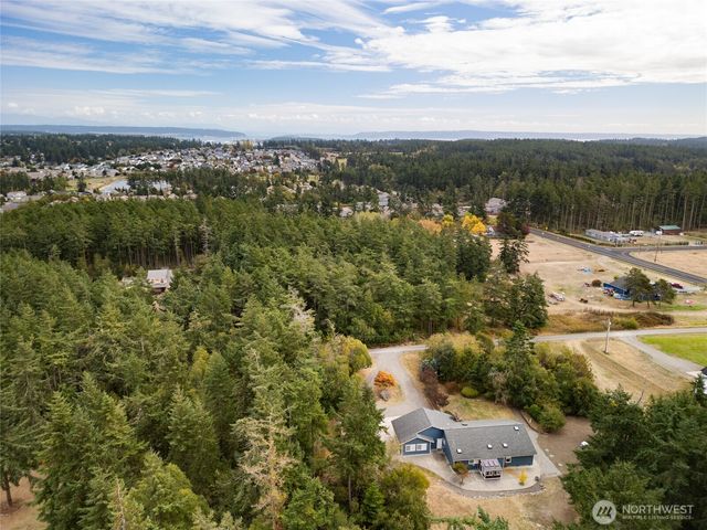 2033 Navy Lane, Oak Harbor, WA 98277