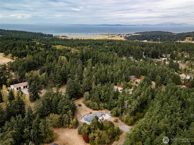 2033 Navy Lane, Oak Harbor, WA 98277