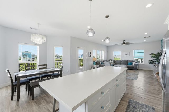 18705 Warrior Road, Galveston, TX 77554