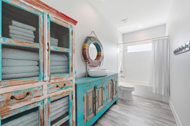 18705 Warrior Road, Galveston, TX 77554