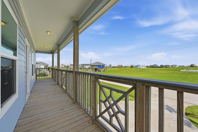 18705 Warrior Road, Galveston, TX 77554