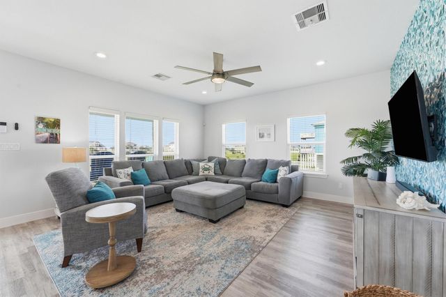 18705 Warrior Road, Galveston, TX 77554
