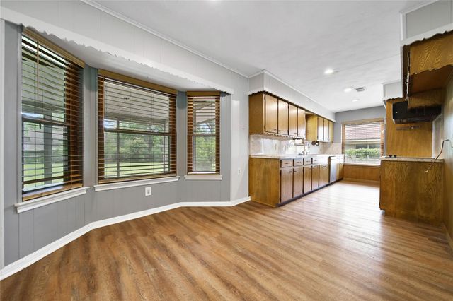 1626 Hamblen Road, Kingwood, TX 77339
