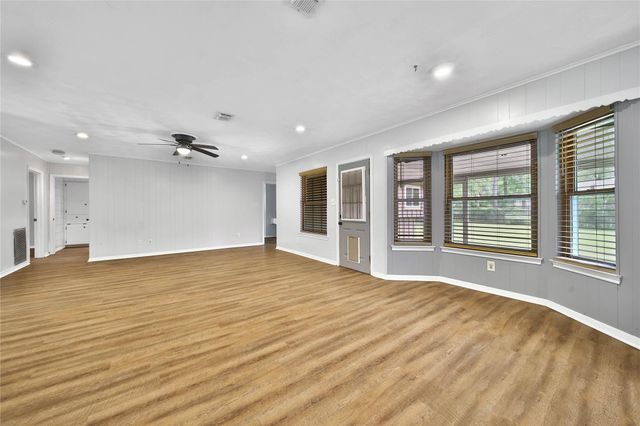 1626 Hamblen Road, Kingwood, TX 77339