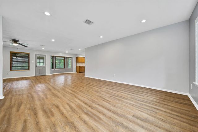 1626 Hamblen Road, Kingwood, TX 77339
