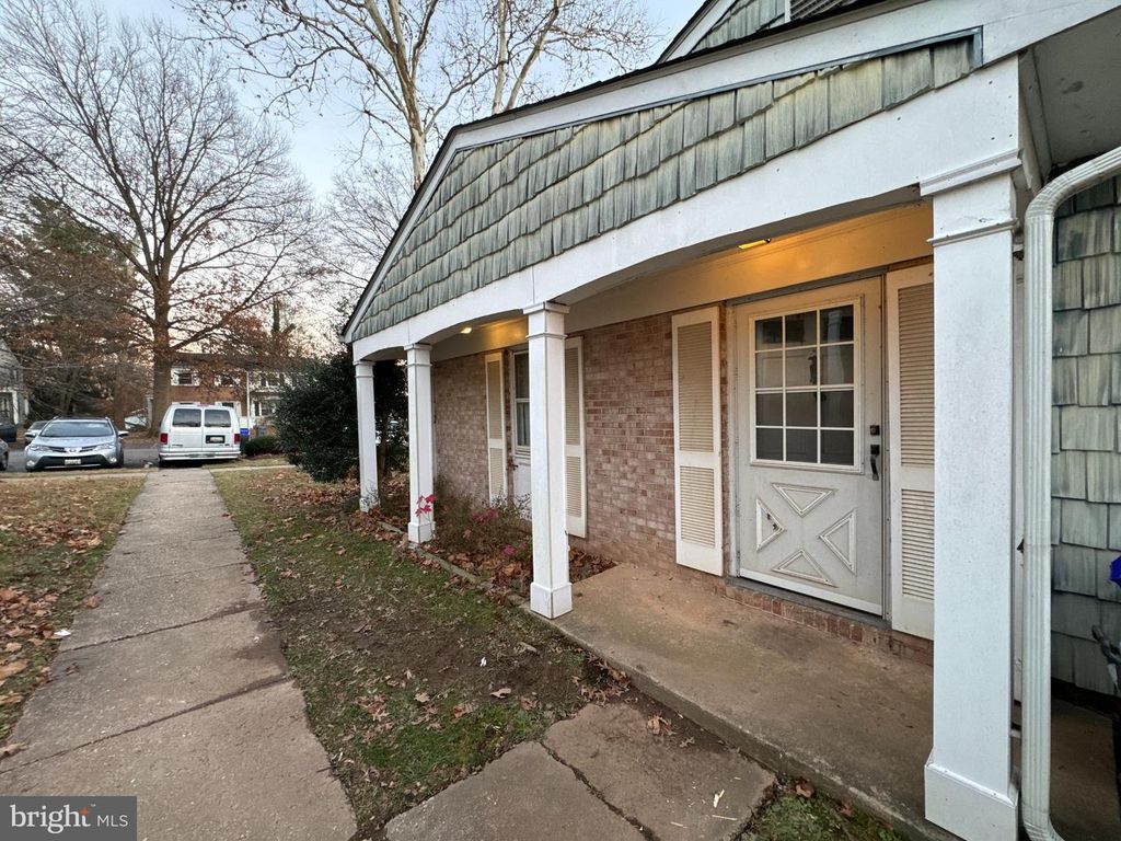 5501 WOODENHAWK CIR, Columbia, MD 21044