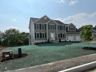 19 Esther Way Lot 10, Dracut, MA 01826