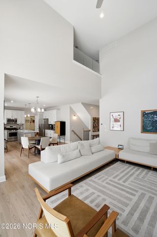 1037 Stoneleigh Road, Perrysburg, OH 43551