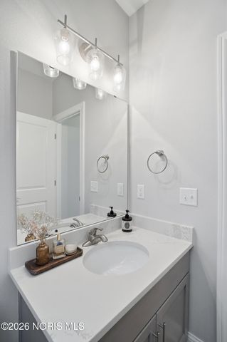 1037 Stoneleigh Road, Perrysburg, OH 43551