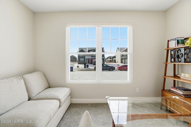 1037 Stoneleigh Road, Perrysburg, OH 43551