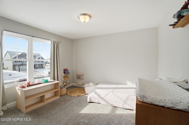 1037 Stoneleigh Road, Perrysburg, OH 43551