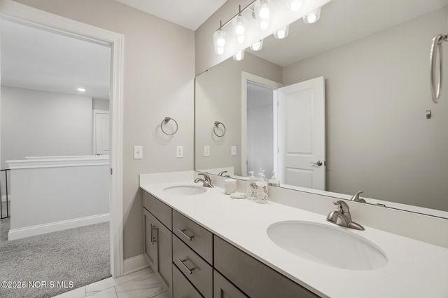 1037 Stoneleigh Road, Perrysburg, OH 43551