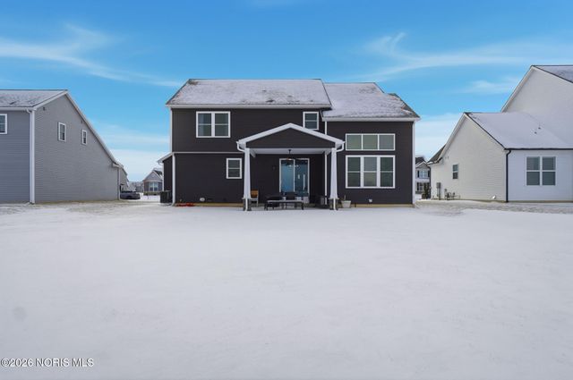 1037 Stoneleigh Road, Perrysburg, OH 43551